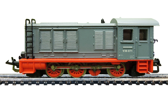 545/753/2 Diesellokomotive V 36 -071 DR/III grau